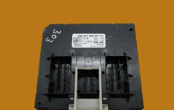 Volkswagen Touran III Central body control module 5Q0937086AK