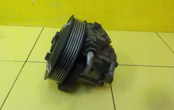 BMW 3 E90 E91 Power steering pump N47