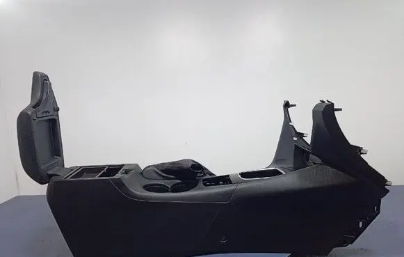 Mazda 3 II Center console 