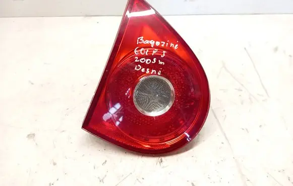 Tailgate rear/tail lights
