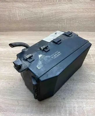 Ford Focus Fuse module 98AG14A067CD 98AG14A076AF