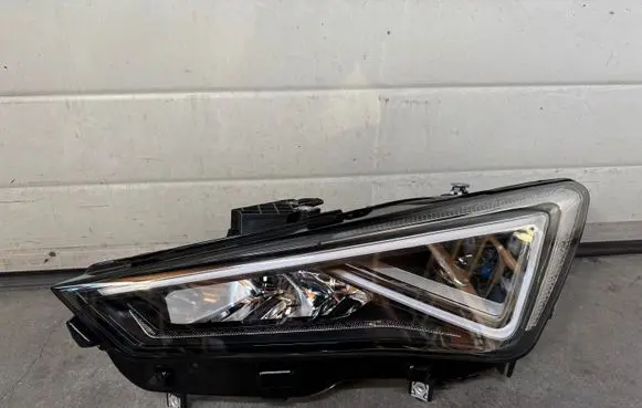 Seat Leon IV Headlight/headlamp 5FB941007J