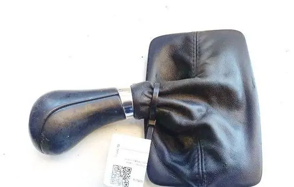 Mercedes-Benz C AMG W204 Gear lever shifter trim leather/knob A2042671510