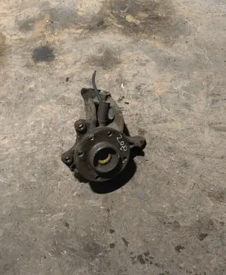 Peugeot 208 I Front wheel hub 