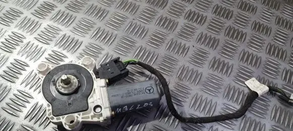 Mercedes-Benz C W203 Front door window regulator motor a2118201742 990595-100