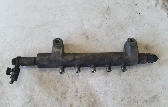 Nissan Primera Fuel main line pipe NOCODE
