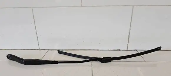 Volvo S60 Front wiper blade arm 30753504