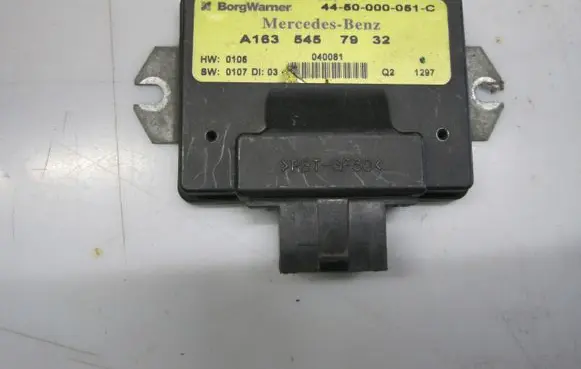 Mercedes-Benz ML W163 Transfer box differential control unit A1635457932