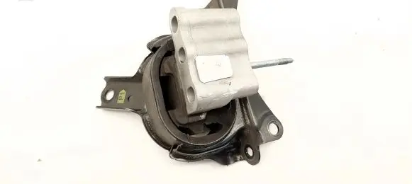 Toyota C-HR I Engine mount bracket