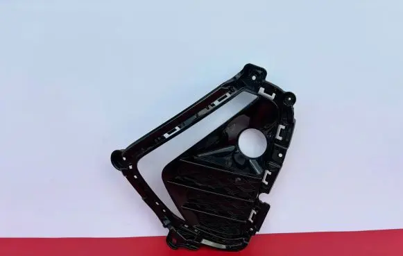 Hyundai Tucson TL Front bumper lower grill 86524-D7700