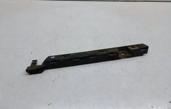 BMW 1 E82 E88 Fender mounting bracket 7118159 51777118159