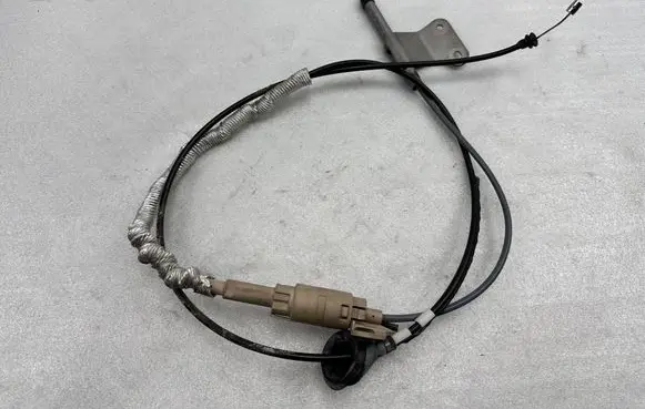 Gear shift cable linkage