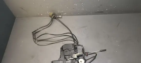 Mercedes-Benz E W211 Front door lock 2117200335