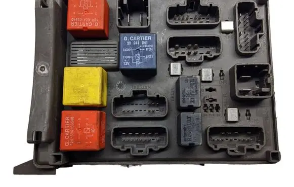 Renault Laguna II Fuse module 518095419 8200148809A 8200004201E