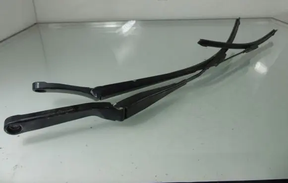 Skoda Superb B6 (3T) Front wiper blade arm