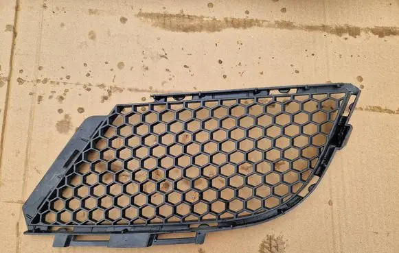 Ford Mustang VI Front bumper lower grill