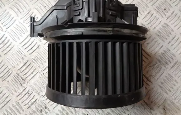 Ford Fiesta Heater fan/blower 0130115551 VP8E2H18456