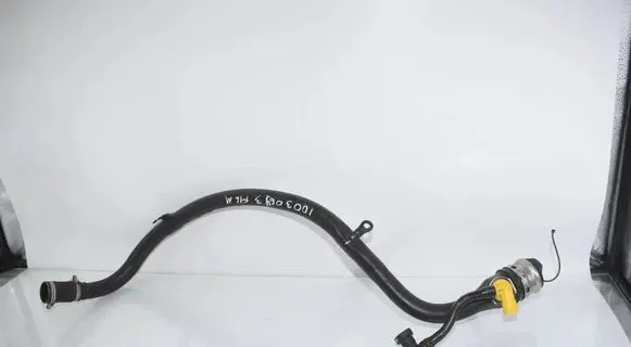 BMW X6M F86 Fuel tank filler neck pipe 7164254 16117164254
