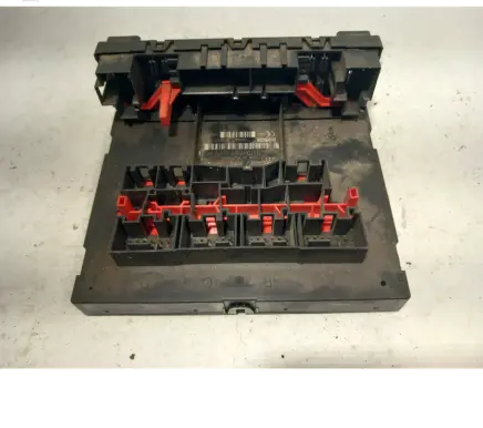 Audi A3 S3 8P Comfort/convenience module 8P0907279A F005V00219