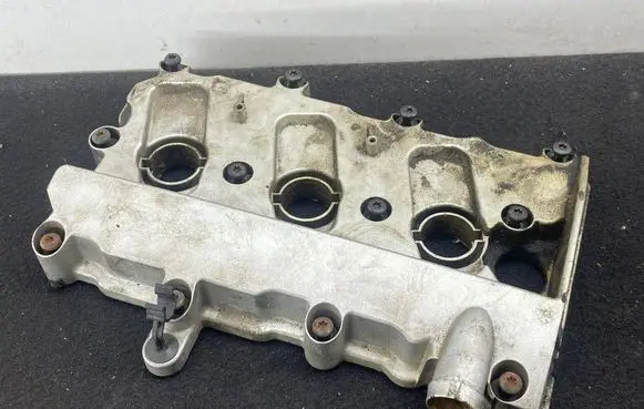 Audi A6 S6 C6 4F Rocker cam cover 06E103472L
