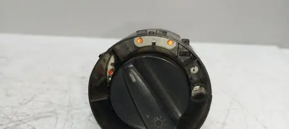 Volkswagen Golf IV Light switch 1C0941531A