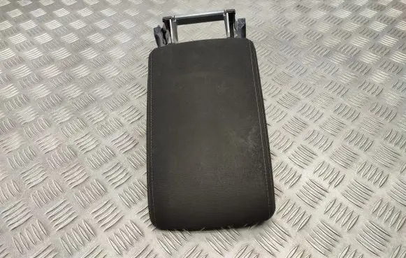 Volkswagen PASSAT B8 Armrest