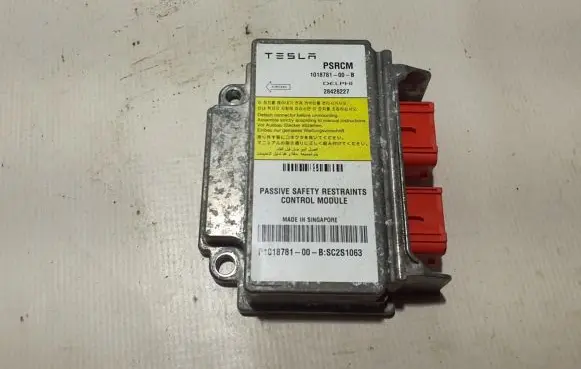 Tesla Model S Airbag control unit/module 1018781