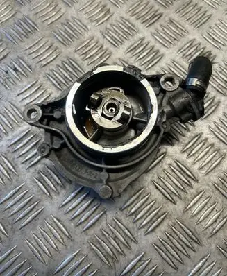 BMW 5 E60 E61 Vacuum pump 7795142