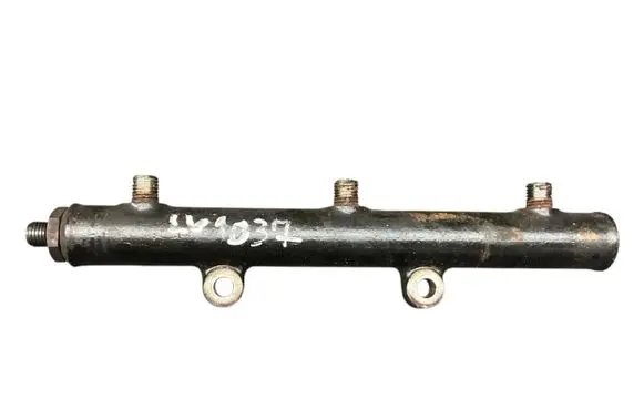 Land Rover Discovery 3 - LR3 Fuel main line pipe 4R8Q9D280AB