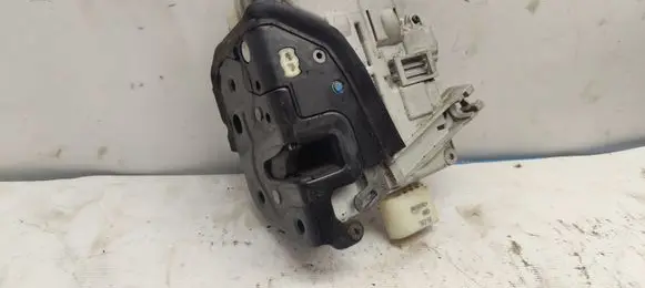 Audi A6 S6 C6 4F Front door lock 8E1837015AA
