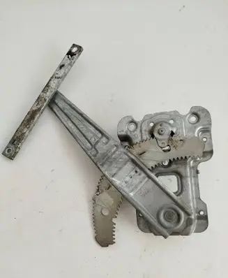 Nissan Micra Rear door manual window regulator 82721AX110