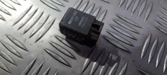 Mitsubishi Space Wagon Other relay mb261260 08z3d6
