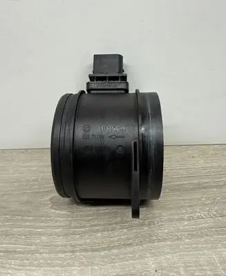 BMW 5 E60 E61 Mass air flow meter F00C2G7041