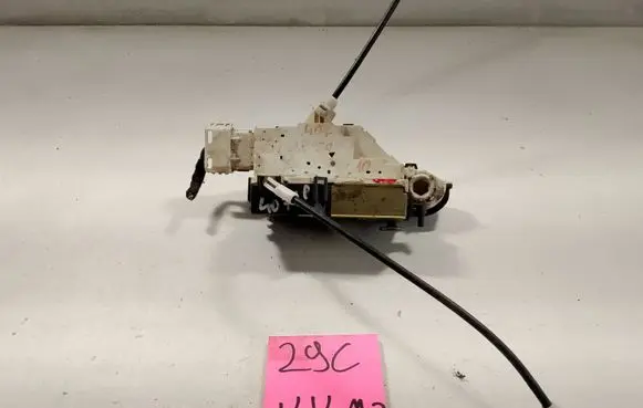 Peugeot 407 Front door lock 9683417880
