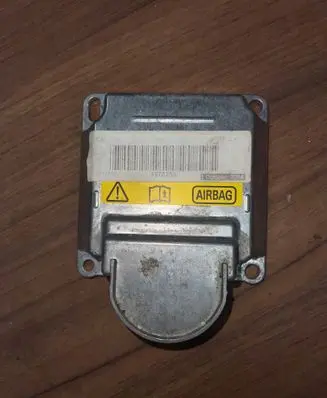BMW X6 F16 Airbag control unit/module 6870250