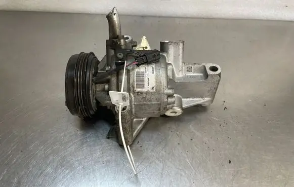 Dacia Sandero Air conditioning (A/C) compressor (pump)