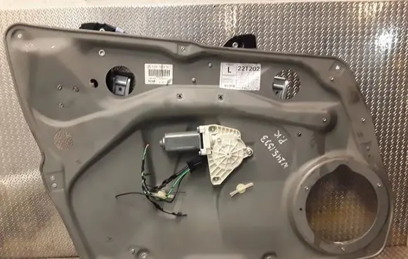 Mercedes-Benz B W245 Front door electric window regulator A1697202979 1697202979