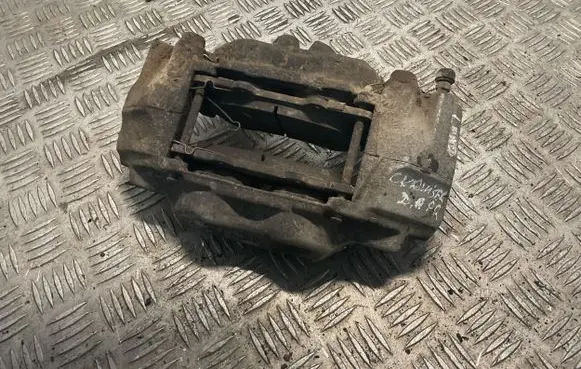 Toyota Land Cruiser (J120) Front brake caliper