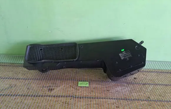 Mercedes-Benz G W461 W463 1st Gen Cabin air duct channel A4638301000 4638301000