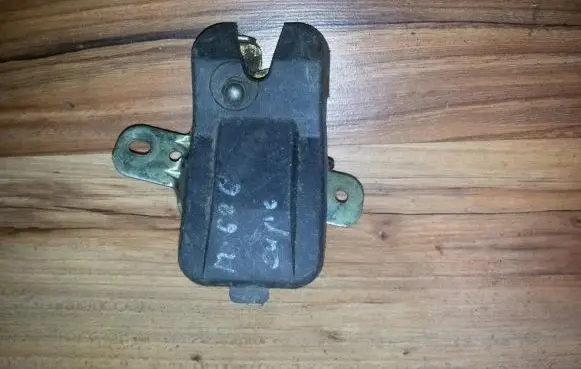 Mazda 626 Tailgate/trunk/boot lock/catch/latch