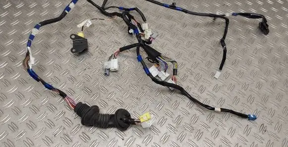 Lexus SC 430 Front door wiring loom 
