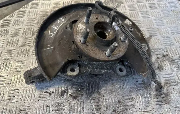 Opel Astra J Front wheel hub