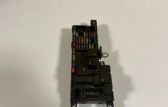 Volvo V70 Fuse module 8678449 518829007