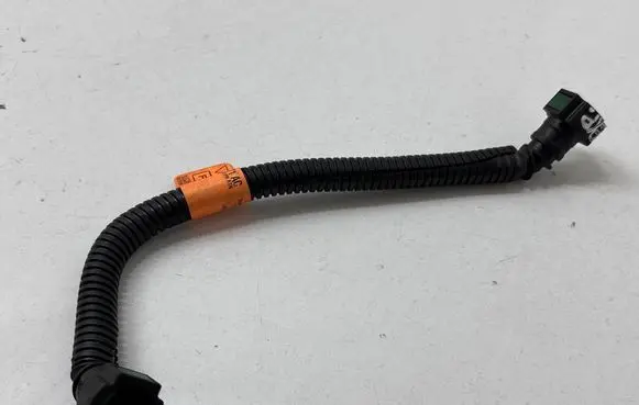 Ford Explorer VI Fuel line pipe L1M39G271AC