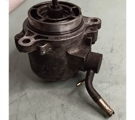 Mazda 6 Vacuum pump X2T58172 RF5C18G00