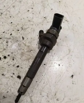 BMW 1 F20 F21 Fuel injector 7798446 0445110601