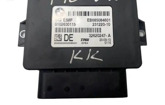 BMW 5 F10 F11 Hand brake control module 6850846 23122010 32620247A