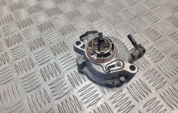 Ford Focus Vacuum pump 9804021880