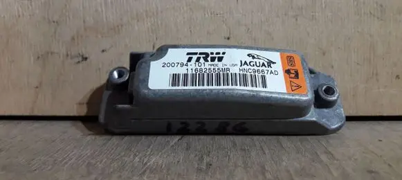 Jaguar XJ X308 Airbag deployment crash/impact sensor HNC9667AD 200794101