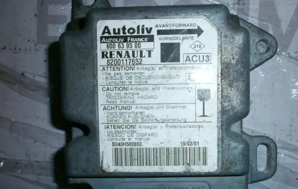 Renault Scenic I Airbag control unit/module 8200117652 600639500